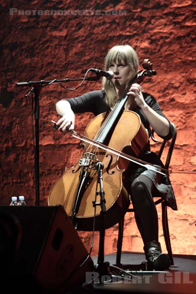 LINNEA OLSSON - 2010-09-28 - PARIS - Cafe de la Danse - 